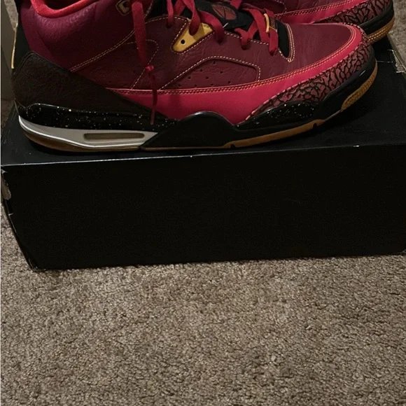 Jordan Son of Low Sneakers - Picture 2 of 5